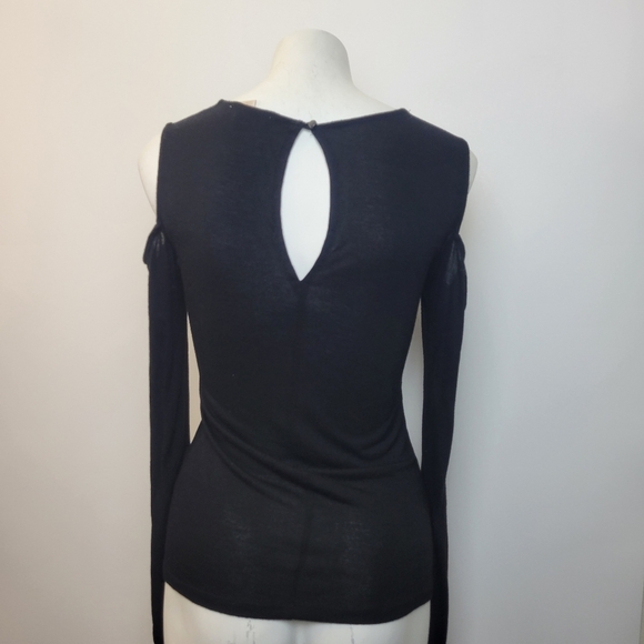 Black cold shoulder top - Picture 3 of 3